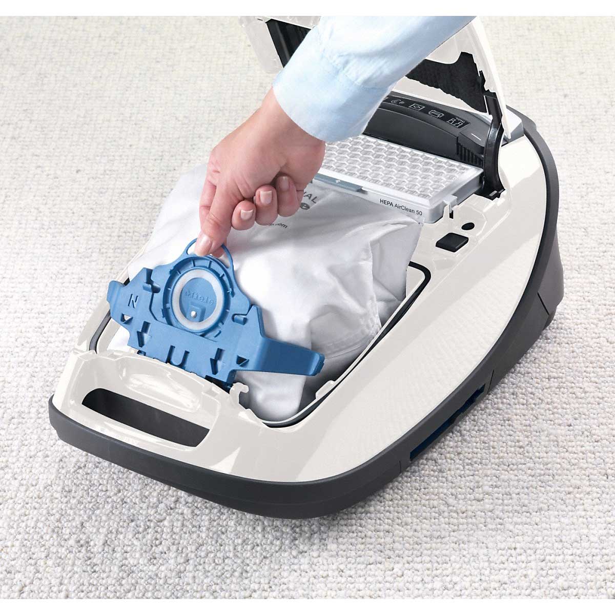 Miele 9917730 HyClean 3D Efficiency GN Vacuum Cleaner Bags, Reliably Keep  Dust Inside the Vacuum Cleaner : : Home & Kitchen